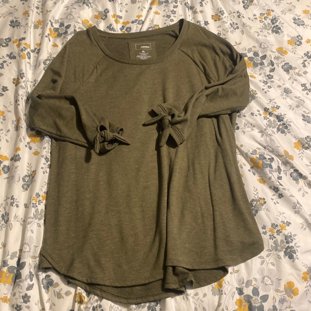 Green quarter sleeve shirt